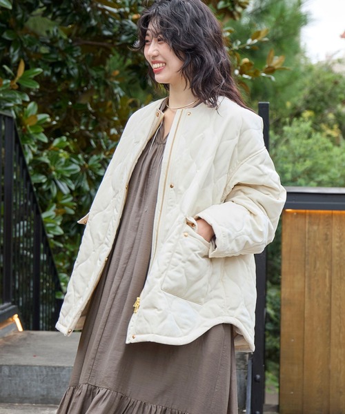 MICA&DEAL（マイカ＆ディール）の「ノーカラーキルティングコート（ノーカラーコート・レディース・オフホワイト/ブラック/ブラウン・FREE）」の7枚目の写真