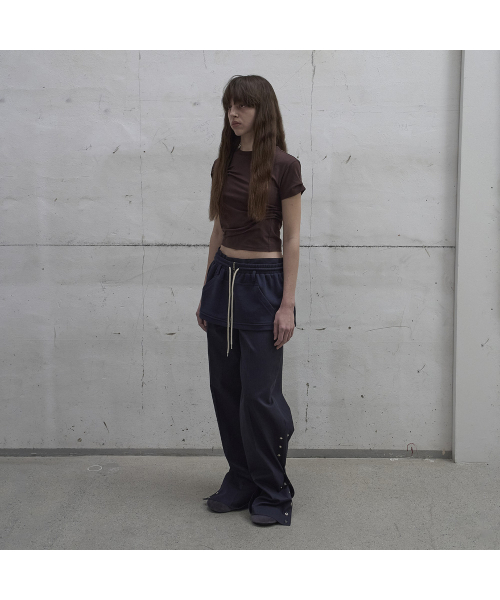 LCDC TM(エルシーディーシーティーエム)の「LAYERED ZIP-UP SKIRT (NAVY)(スカート・レディース・ネイビー・SMALL/MEDIUM)」の2枚目の写真