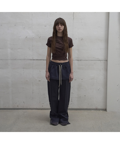 LCDC TM(エルシーディーシーティーエム)の「LAYERED ZIP-UP SKIRT (NAVY)(スカート・レディース・ネイビー・SMALL/MEDIUM)」の3枚目の写真