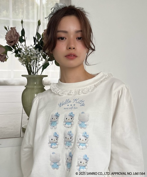 sanrio(サンリオ)の「ANGEL【HELLO KITTY】 ENCYCLOPEDIA FRILL SWEAT(スウェット・レディース・グレー×サックスブルー/グレー×ピンク/オフホワイト/ブラック系・FREE)」の5枚目の写真