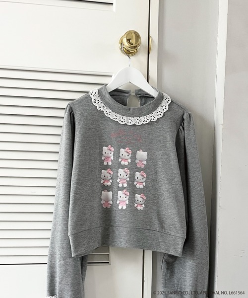 sanrio(サンリオ)の「ANGEL【HELLO KITTY】 ENCYCLOPEDIA FRILL SWEAT(スウェット・レディース・グレー×サックスブルー/グレー×ピンク/オフホワイト/ブラック系・FREE)」の14枚目の写真