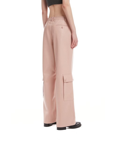 TRUNK PROJECT(トランクプロジェクト)の「Pink Faux-Leather Cargo Pants(その他パンツ・レディース・ピンク・SMALL/X-SMALL)」の3枚目の写真