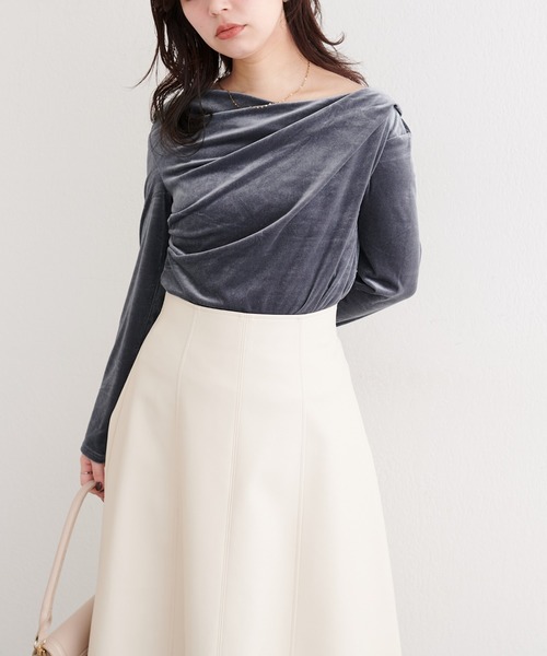 natural couture（ナチュラルクチュール）の「ラメベロアドレーププルオーバー（Tシャツ/カットソー・レディース・ブルーグレー/ピンクベージュ/ネイビー/オフホワイト・FREE）」の3枚目の写真