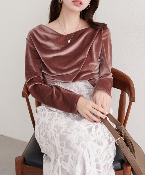 natural couture（ナチュラルクチュール）の「ラメベロアドレーププルオーバー（Tシャツ/カットソー・レディース・ブルーグレー/ピンクベージュ/ネイビー/オフホワイト・FREE）」の5枚目の写真