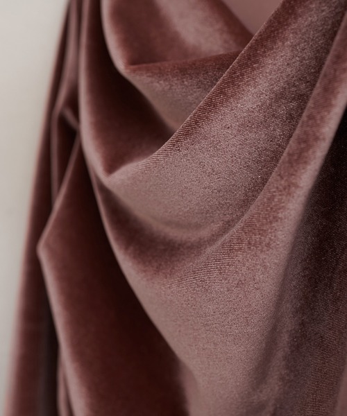 natural couture（ナチュラルクチュール）の「ラメベロアドレーププルオーバー（Tシャツ/カットソー・レディース・ブルーグレー/ピンクベージュ/ネイビー/オフホワイト・FREE）」の6枚目の写真