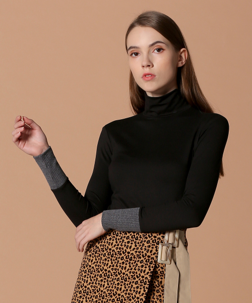 DE PERI MERA（ペリー メラ）の「バナナタートルネック (ブラック)（Tシャツ/カットソー・レディース・その他・SMALL/MEDIUM）」の2枚目の写真