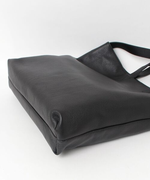 ADAM PATEK(アダムパテック)の「ADAMPATEK/shrink leather big tote bag/レザービッグトートバッグ(トートバッグ・メンズ・ブラック・FREE)」の3枚目の写真