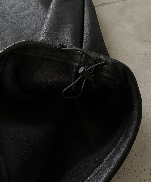 WISH FOR EVER(ウィッシュフォーエバー)の「【 3size 】MAD FAUX LEATHER DRAW CODE WIDE CURVE PANTS(その他パンツ・メンズ・ブラック・SMALL/MEDIUM/LARGE)」の7枚目の写真