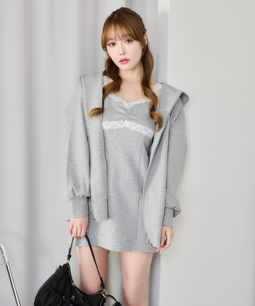 one after another NICE CLAUP（ワンアフターアナザーナイスクラップ）の「【セットで着れる】カットレースキャミワンピース（ワンピース・レディース・ブラック/杢グレー/ライトイエロー・FREE）」の15枚目の写真