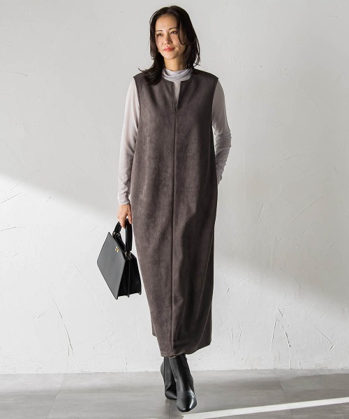 LAUTREAMONT(ロートレアモン)の「【WEB限定】フェイクスエードワンピース≪洗える≫(ワンピース・レディース・ブルー/ベージュ/チャコールグレー・11号/9号)」の2枚目の写真