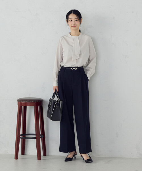 COMME CA ISM(コムサイズム)の「【宮城舞さん着用】ボウタイ風 ブラウス(シャツ/ブラウス・レディース・グレー/ホワイト/ネイビー・LARGE/MEDIUM)」の19枚目の写真