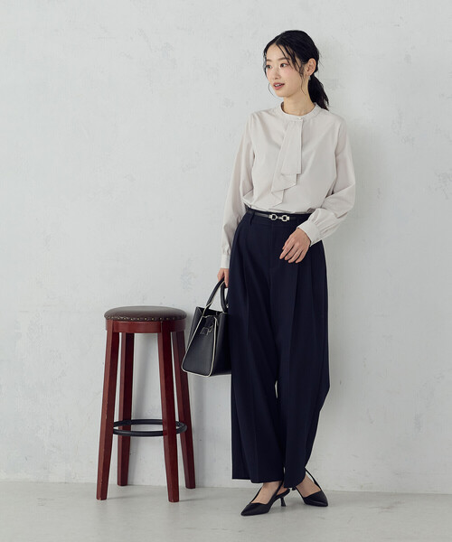 COMME CA ISM(コムサイズム)の「【宮城舞さん着用】ボウタイ風 ブラウス(シャツ/ブラウス・レディース・グレー/ホワイト/ネイビー・LARGE/MEDIUM)」の20枚目の写真