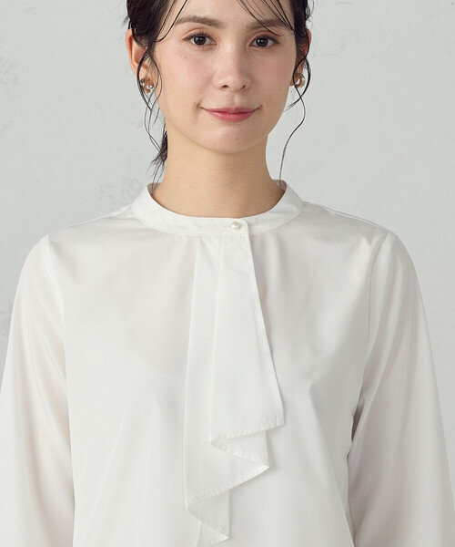 COMME CA ISM（コムサイズム）の「ボウタイ風 ブラウス（シャツ/ブラウス・レディース・グレー/ホワイト/ネイビー・LARGE/MEDIUM）」の19枚目の写真