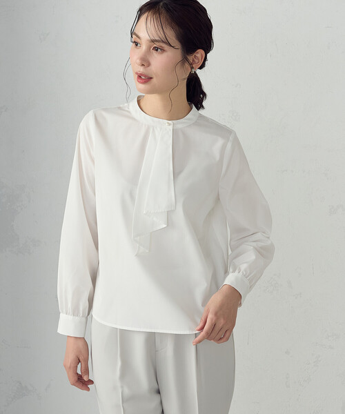 COMME CA ISM(コムサイズム)の「【宮城舞さん着用】ボウタイ風 ブラウス(シャツ/ブラウス・レディース・グレー/ホワイト/ネイビー・LARGE/MEDIUM)」の6枚目の写真