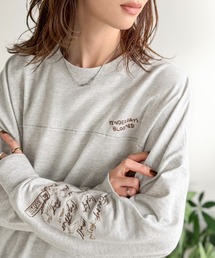 Java（ジャバ）の「《JaVaジャバコラボ》袖を通せば、あなたも輝く。コットン100%刺繍胸元切り替えドルマンロンTEE(長袖)（Tシャツ/カットソー）」