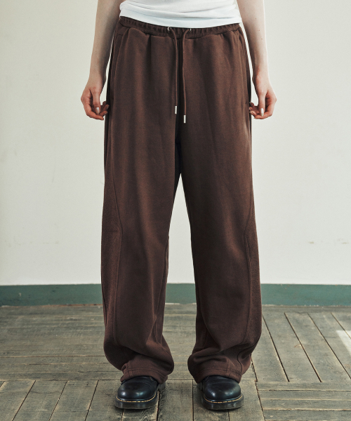 THEVINYLHOUSE（ザバイニルハウス）の「CUT-OFF SWEATPANTS BROWN（スウェットパンツ・メンズ・その他・S/M/L）」の2枚目の写真