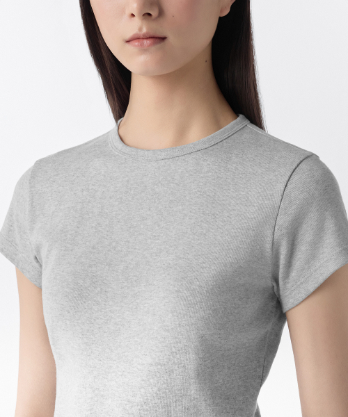 MUSINSA STANDARD WOMAN（ムシンサスタンダードウーマン）の「ウィメンズスリムクルーネックTシャツ[ミディアムグレー]（Tシャツ/カットソー・レディース・その他・SMALL/X-SMALL/X-LARGE/LARGE/MEDIUM）」の3枚目の写真