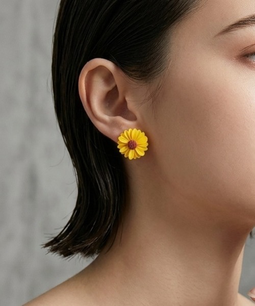 Burner（バーナー）の「【Sonu jewelry（ソヌジュエリー）】　ミニデイジーピアス son-pierce-34-2【RBT】（ピアス（両耳用）・レディース・ホワイト/グリーン/イエロー系その他/イエロー・FREE）」の4枚目の写真