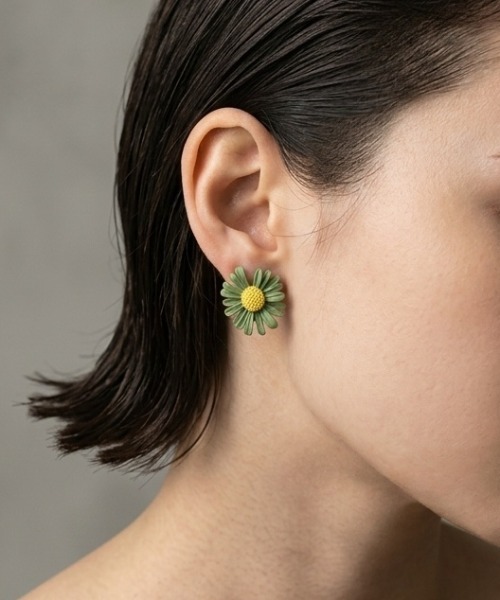Burner（バーナー）の「【Sonu jewelry（ソヌジュエリー）】　ミニデイジーピアス son-pierce-34-2【RBT】（ピアス（両耳用）・レディース・ホワイト/グリーン/イエロー系その他/イエロー・FREE）」の3枚目の写真