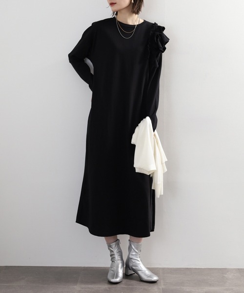 atONE（アットワン）の「片袖フリルワンピース（ワンピース・レディース・チャコールグレー/ブラック・LL～3L/4L～5L/M-L）」の5枚目の写真