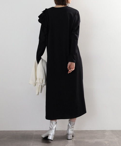 atONE（アットワン）の「片袖フリルワンピース（ワンピース・レディース・チャコールグレー/ブラック・LL～3L/4L～5L/M-L）」の7枚目の写真