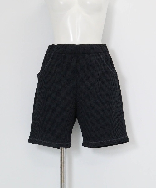 Picone CLUB(ピッコーネクラブ)の「ワッフル地UVハーフパンツ(その他パンツ・レディース・ブラック/グレー/ネイビー/ベージュ・LL/L/M)」の2枚目の写真