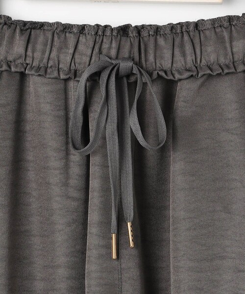 NICOLE white(ニコルホワイト)の「カーゴパンツ(その他パンツ・レディース・ブラック/カーキ/チャコールグレー/ライトグレー・FREE)」の6枚目の写真