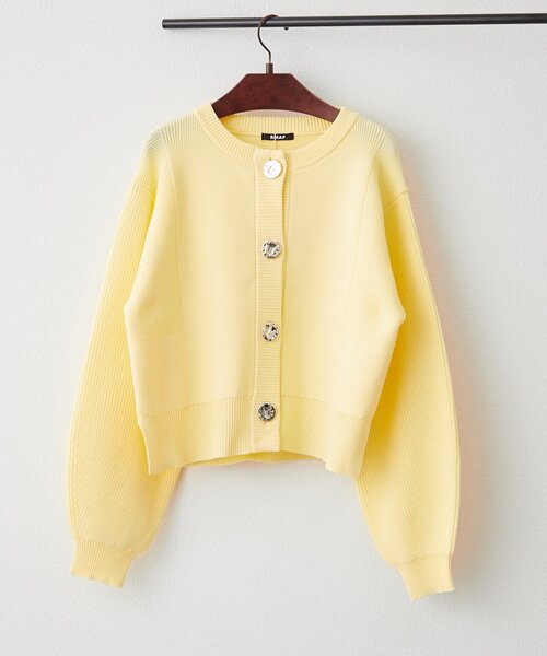 Remind me and forever（リマインドミーアンドフォーエバー）の「【2デザイン】ニュアンス釦カーディガン（カーディガン/ボレロ・レディース・イエロー/ピンク/ブラック/アイボリー/ネイビー/ブルー・FREE）」の7枚目の写真