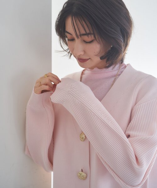 Remind me and forever（リマインドミーアンドフォーエバー）の「【2デザイン】ニュアンス釦カーディガン（カーディガン/ボレロ・レディース・イエロー/ピンク/ブラック/アイボリー/ネイビー/ブルー・FREE）」の8枚目の写真