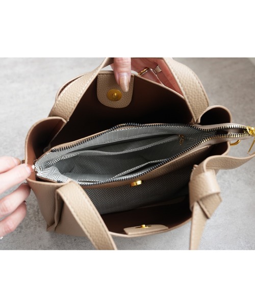 reca（レカ）の「ショルダー付きハンドバック（ショルダーバッグ・レディース・ベージュ/ブラック・ONE SIZE）」の19枚目の写真