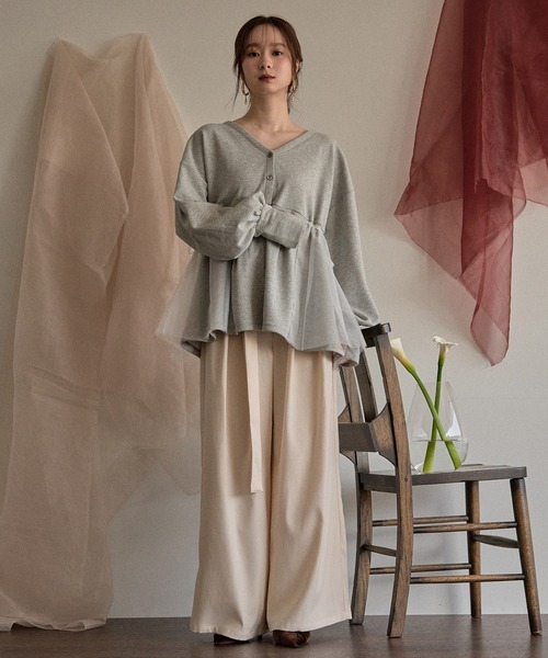 mideal(マイディール)の「peplum sweatshirt cardigan / ペプラムスウェットカーディガン(スウェット・レディース・グレー/アイボリー・FREE)」の9枚目の写真