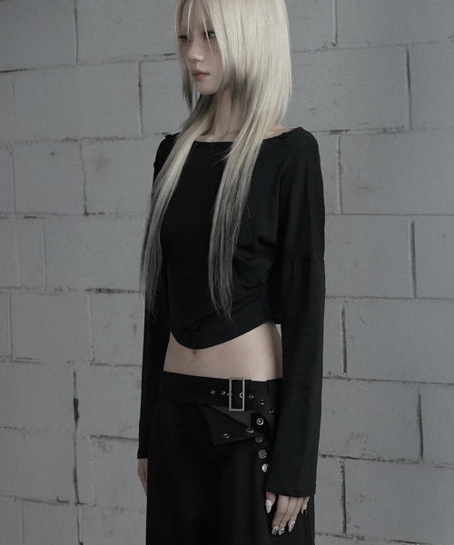 ETRE AU SOMMET(エトレオソメ)の「Shoulder Line Button Long Sleeve (Black)(Tシャツ/カットソー・レディース・ブラック・FREE)」の2枚目の写真