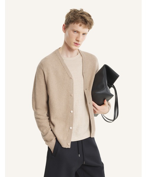 Maison Kitsune(メゾンキツネ)の「TEXTURED MERINO COTTON CARDIGAN(カーディガン/ボレロ・メンズ・ベージュ・S/M/L)」の6枚目の写真