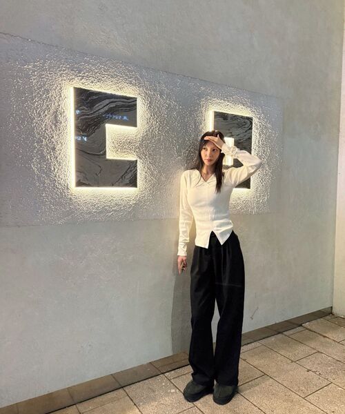 MICANE(ミケーネ)の「ダニエルスリットツーウェイニット(ニット/セーター・レディース・アイボリー/ブラック/グレー×サックスブルー・SMALL/MEDIUM/LARGE/X-LARGE)」の17枚目の写真