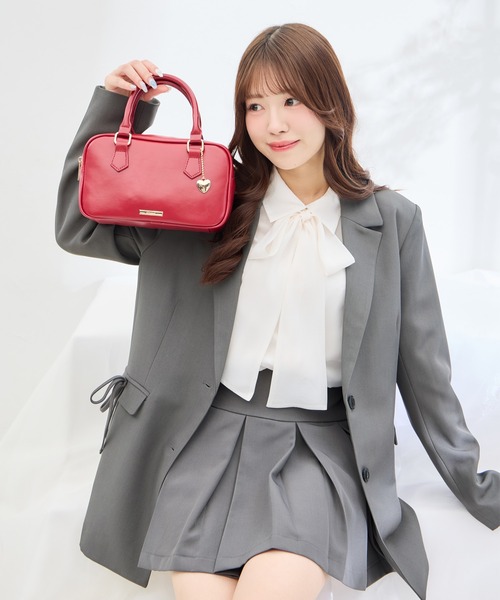 INGNI（イング）の「ハートチャーム付ボストンバッグ（ボストンバッグ・レディース・ブラック/ブラウン/レッド・-）」の3枚目の写真