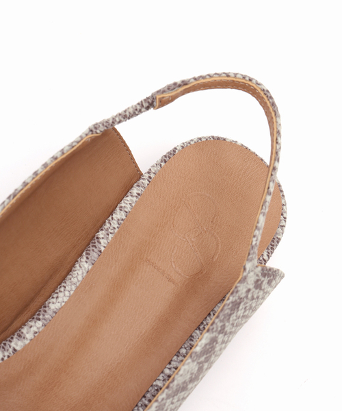 Spick & Span（スピックアンドスパン）の「《WEB限定》Spick & Span バックストラップパンプス（パイソン）（パンプス・レディース・ベージュ・37/36/38）」の8枚目の写真