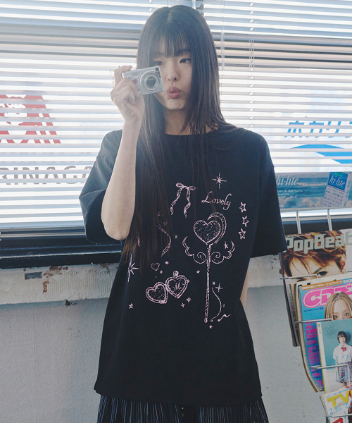 MIHEV(ミヘブ)の「ミユ ラブリー チャーム オーバーサイズ 半袖Tシャツ ブラック(Tシャツ/カットソー・レディース・その他・FREE)」の1枚目の写真
