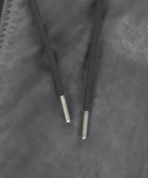 BROWNBREATH（ブラウンブレス）の「PIGMENT WASHED WINDBREAKER JACKET - CHARCOAL（その他アウター・レディース・その他・SMALL/MEDIUM/LARGE/X-LARGE）」の6枚目の写真