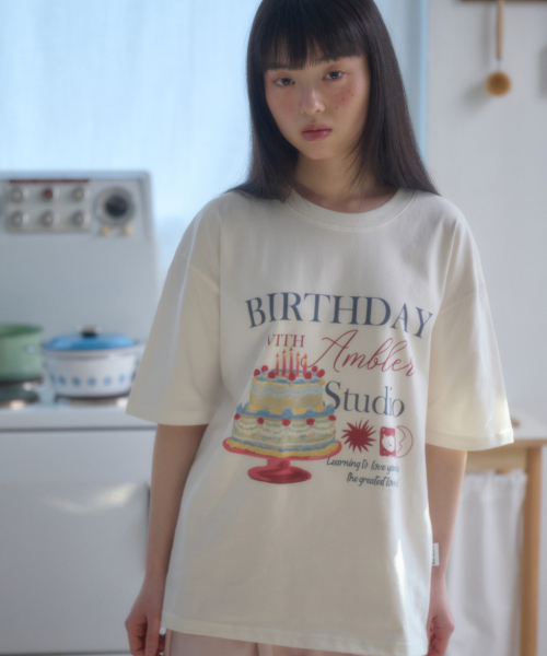 ambler(エムブラー)の「ハッピーバースデー グラフィック 半袖Tシャツ AS1301 (アイボリー)(Tシャツ/カットソー・レディース・その他・SMALL/MEDIUM/LARGE)」の5枚目の写真