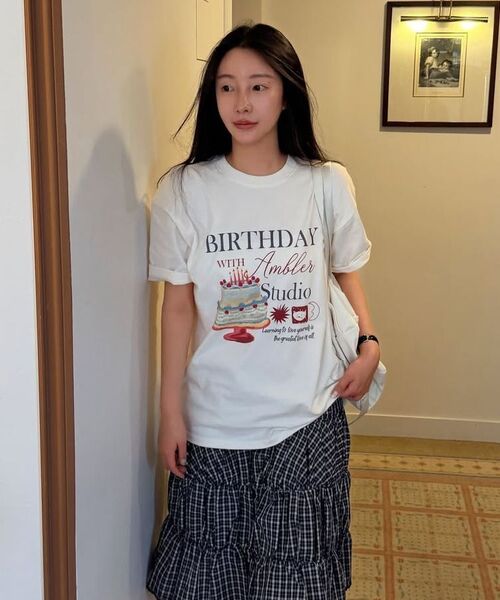 ambler(エムブラー)の「ハッピーバースデー グラフィック 半袖Tシャツ AS1301 (アイボリー)(Tシャツ/カットソー・レディース・その他・SMALL/MEDIUM/LARGE)」の3枚目の写真