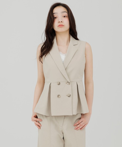 SENEE(セニー)の「tailored trench gilet(テーラードトレンチジレ)(ベスト・レディース・ベージュ/ブラック・FREE)」の14枚目の写真