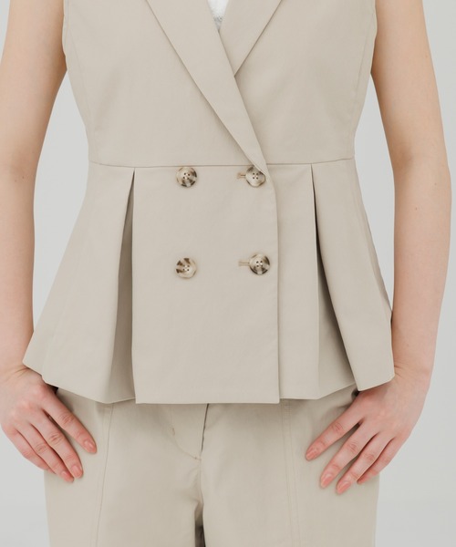 SENEE(セニー)の「tailored trench gilet(テーラードトレンチジレ)(ベスト・レディース・ベージュ/ブラック・FREE)」の16枚目の写真