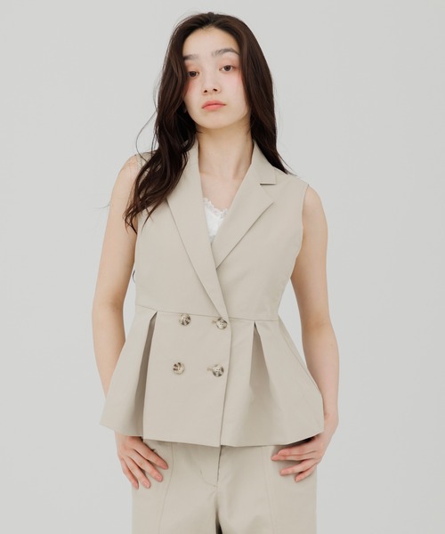 SENEE(セニー)の「tailored trench gilet(テーラードトレンチジレ)(ベスト・レディース・ベージュ/ブラック・FREE)」の12枚目の写真