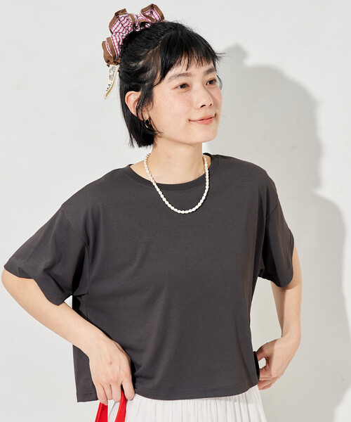 FREAK'S STORE(フリークスストア)の「<汗ジミ防止> 天竺コンパクトクロップドTシャツ/遮熱/UVカット(Tシャツ/カットソー・レディース・サックスブルー/ブラウン/オフホワイト/チャコール・フリ-)」の8枚目の写真