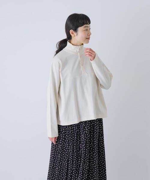 かぐれ（カグレ）の「ハーフボタンプルオーバー（Tシャツ/カットソー・レディース・ブラック/ナチュラル・FREE）」の22枚目の写真