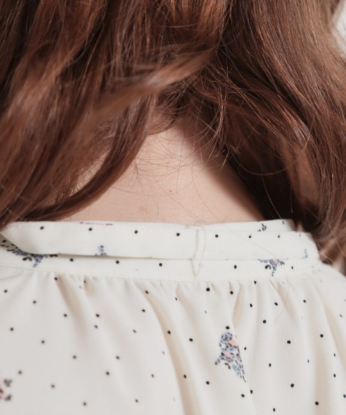 couture brooch（クチュールブローチ）の「【洗える】ドットフラワー ブラウス（シャツ/ブラウス・レディース・ブルー系その他/ダークグレー/ライトグレー・42/40/38/36）」の4枚目の写真