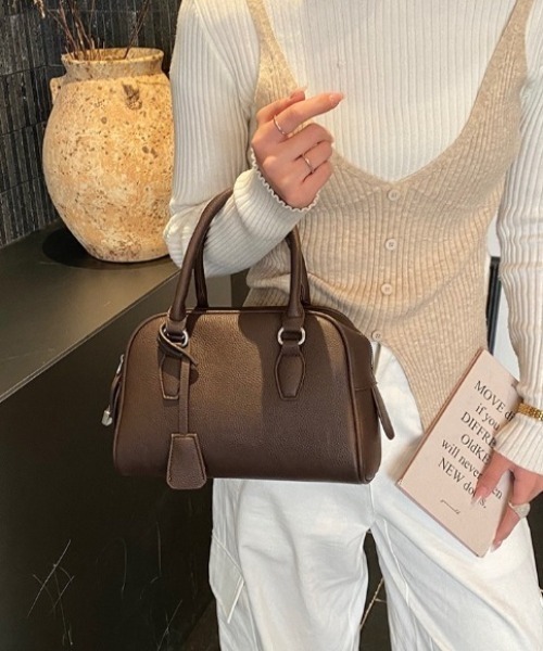 yuue' ( wear )（ユーイ）の「2WAYスクエアミニボストンバッグ/ペットボトル収納可（ボストンバッグ・レディース・ブラック/レッド/ダークブラウン/アイボリー・FREE）」の16枚目の写真