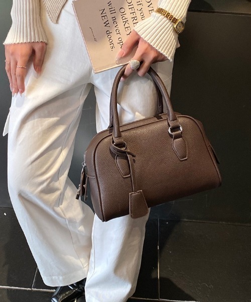 yuue' ( wear )（ユーイ）の「2WAYスクエアミニボストンバッグ/ペットボトル収納可（ボストンバッグ・レディース・ブラック/レッド/ダークブラウン/アイボリー・FREE）」の17枚目の写真
