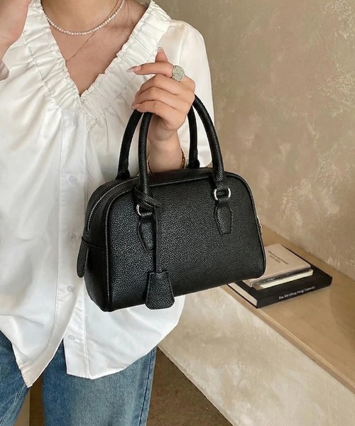 yuue' ( wear )（ユーイ）の「2WAYスクエアミニボストンバッグ/ペットボトル収納可（ボストンバッグ・レディース・ブラック/レッド/ダークブラウン/アイボリー・FREE）」の6枚目の写真