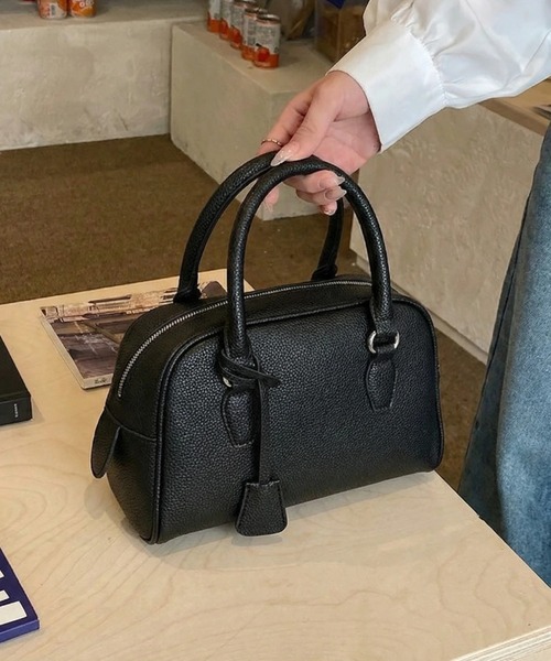 yuue' ( wear )（ユーイ）の「2WAYスクエアミニボストンバッグ/ペットボトル収納可（ボストンバッグ・レディース・ブラック/レッド/ダークブラウン/アイボリー・FREE）」の8枚目の写真